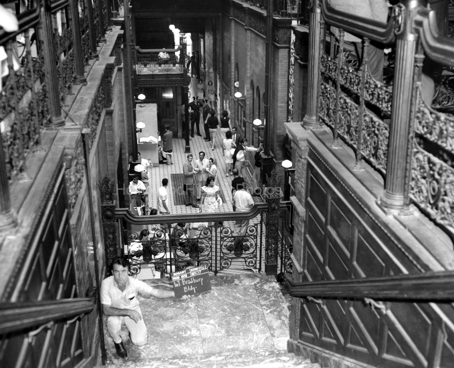 Marlowe 1969 Bradbury Building WM.jpg